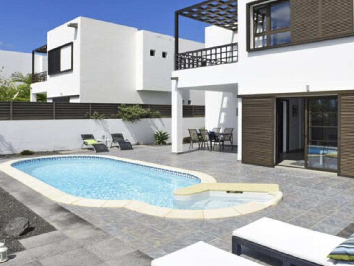 Modern Villa With Sea Views Costa Teguise Exterior foto